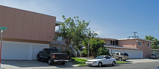 Building Photo - 159th St Apts