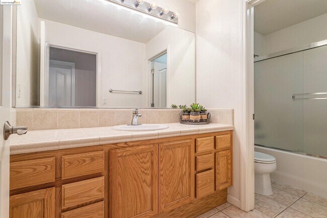 Building Photo - 1522 Coventry Dr