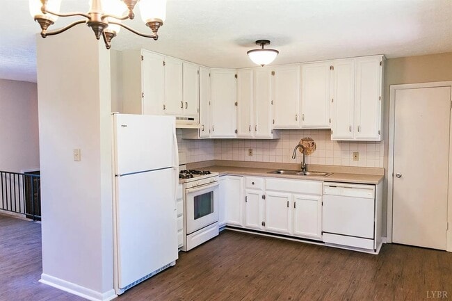 Building Photo - 1028 Long Meadows Dr