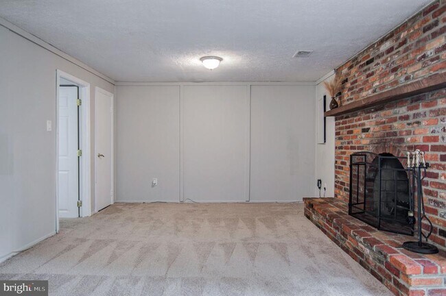 Building Photo - 7763 Durer Ct