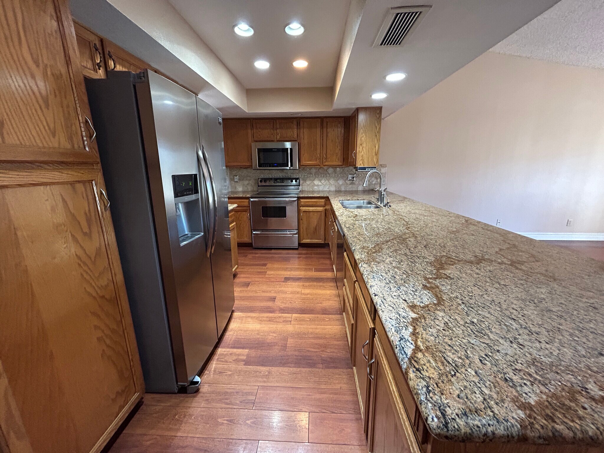 Building Photo - 12138 S Tomi Dr