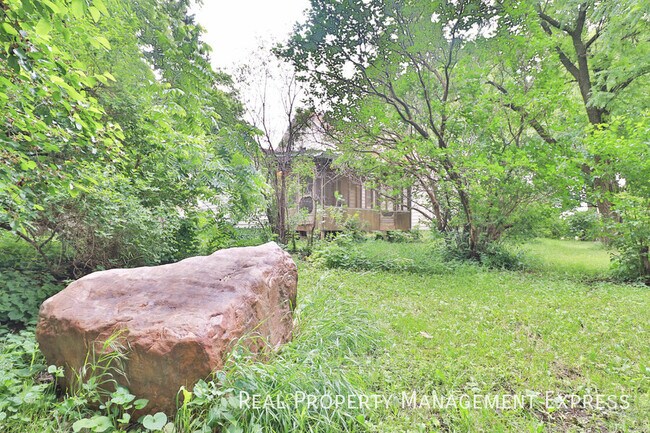 Building Photo - 47704 E 69th St