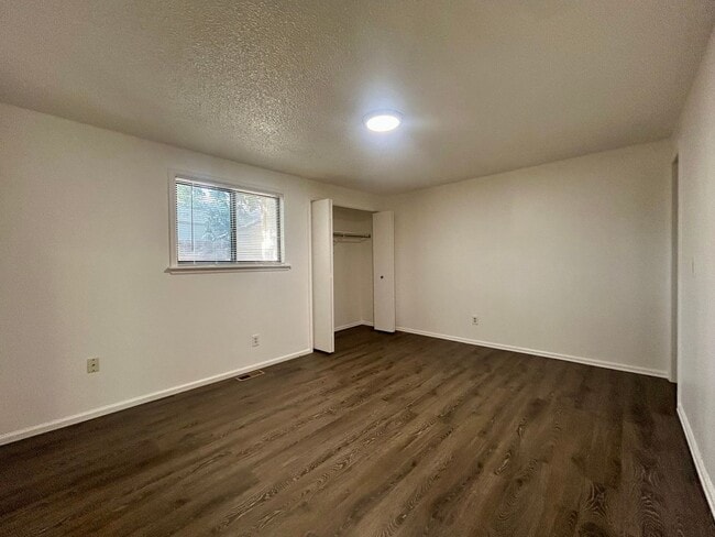 Building Photo - 1732 Cambridge Dr