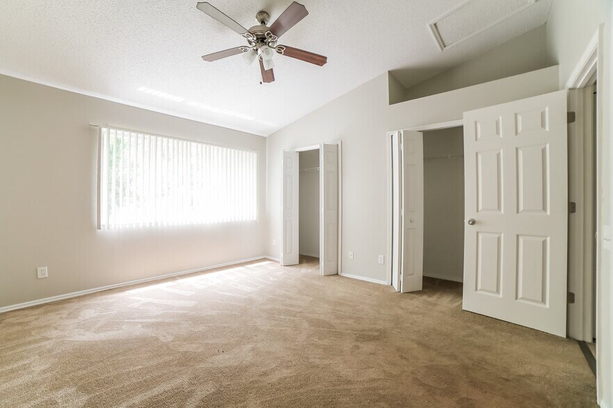 Building Photo - 5512 Carrollwood Key Dr