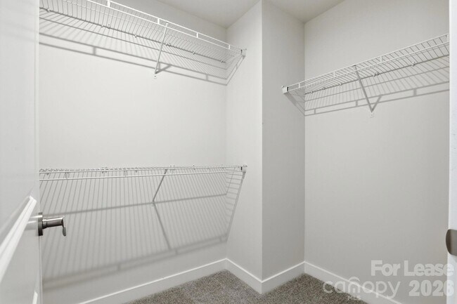 Building Photo - 862 Heathway Dr