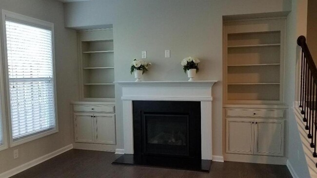 Building Photo - 2491 Ashford Oaks Dr