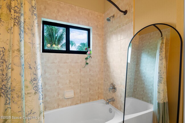 Building Photo - 746 Ventura Dr