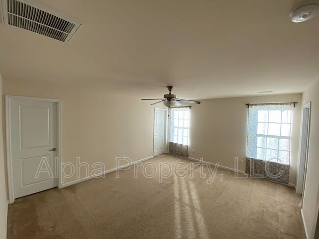 Building Photo - 308 Corday Ln