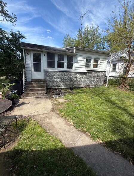 Building Photo - 1522 Cronk Ave