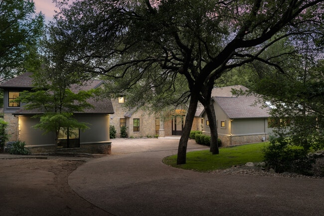 Building Photo - 506 Konstanty Cir