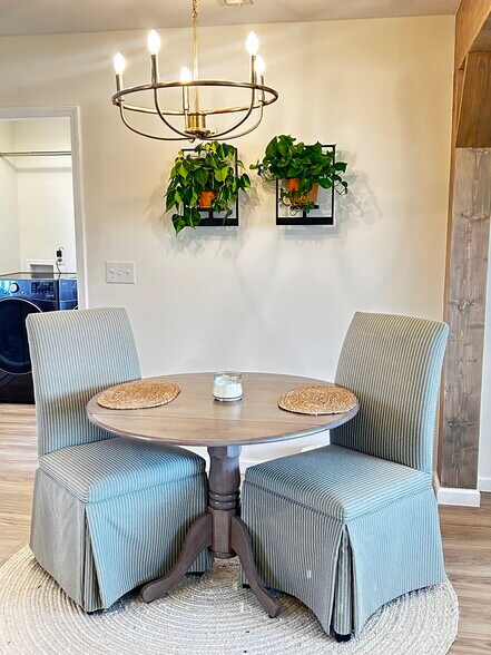 Building Photo - 4214 Englewood Blvd