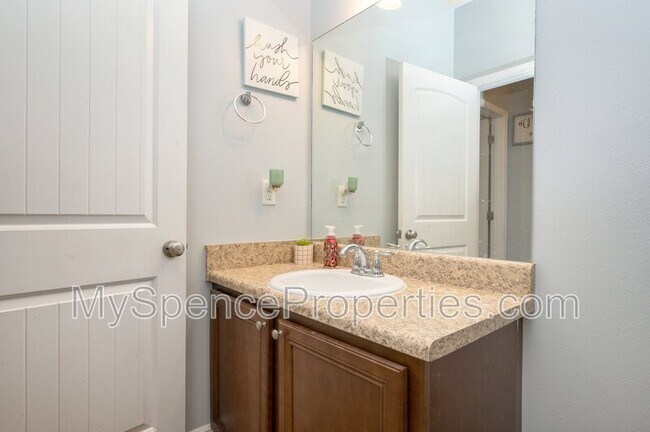 Building Photo - 3597 Autumn Woods Dr