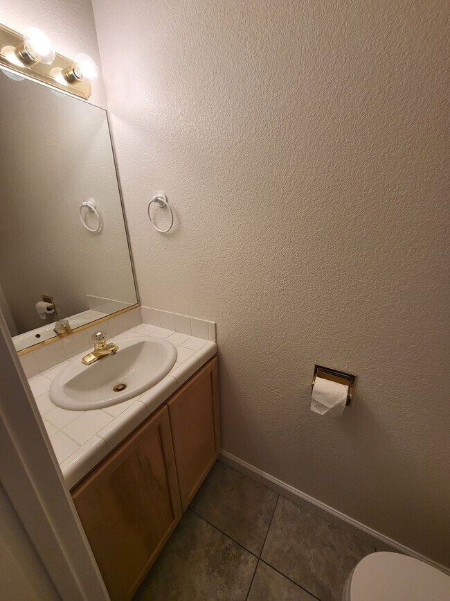 Building Photo - 2121 Courtside Dr- Spacious House now available in the Silver Oak Community!