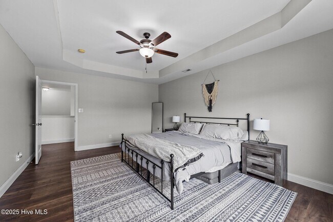 Building Photo - 300 Onyx Ct