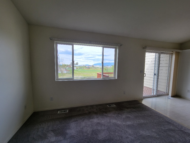Building Photo - 2223 Teal Dr