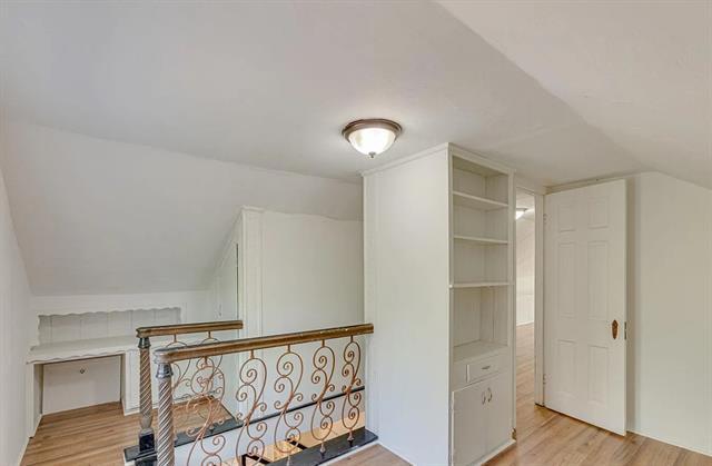 Building Photo - 419 Paulus Ave