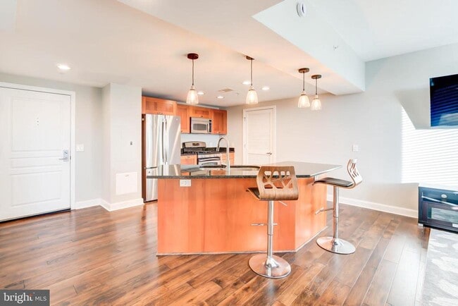 Building Photo - 2451 Midtown Ave