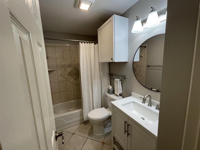 Building Photo - 2704 Crystal Glenn Cir