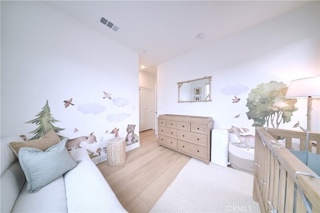 Building Photo - 145 Sora