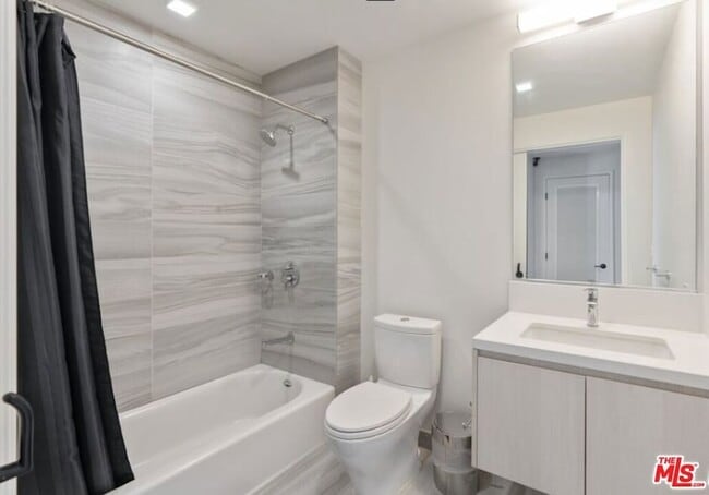 Building Photo - 1050 S Grand Ave