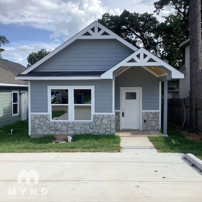 Building Photo - 16649 E Hammon