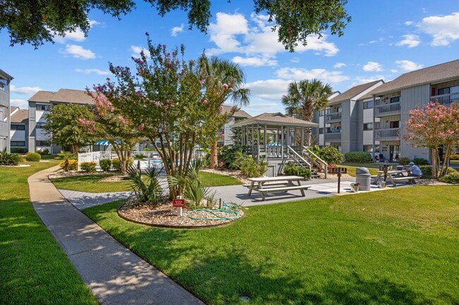 Building Photo - Charming 2-Bedroom Condo Near the Beach