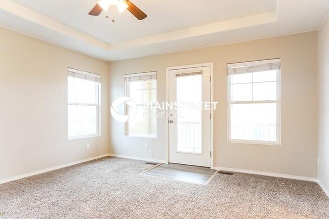 Building Photo - 4 Bedroom Pet-Friendly Home in COLORADO SP...