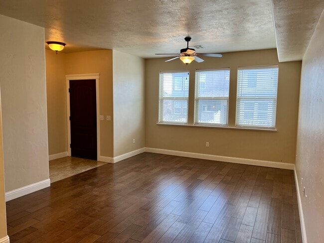 Building Photo - 3609 Autumn Colors Dr