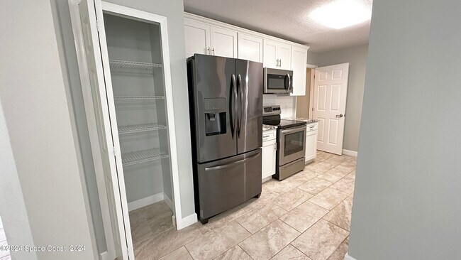 Building Photo - 925 Osprey Ln