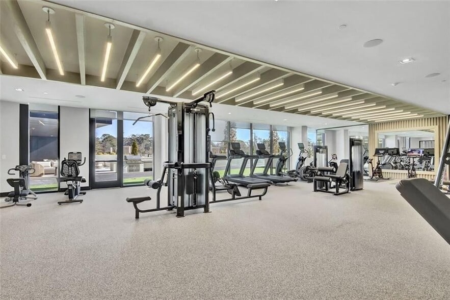 Building Photo - 2425 Peachtree Rd NE