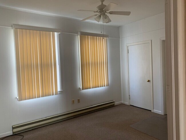 Building Photo - 207 Diamond Blvd