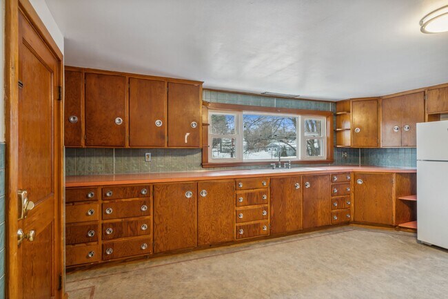 Building Photo - 254 S Main St