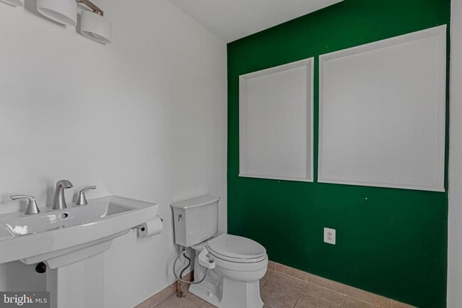 Building Photo - 1646 Stowe Rd