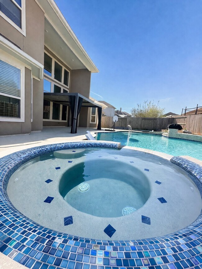 Building Photo - 2406 Trocadero Ln