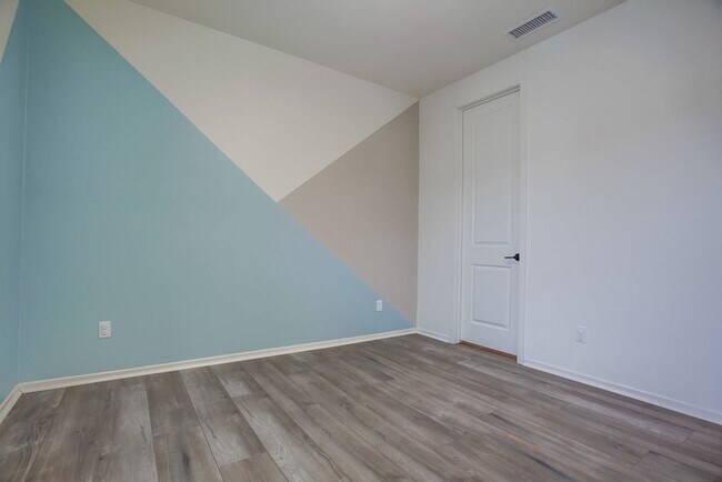 Building Photo - 5 Bedroom Home in Rancho Tesoro!