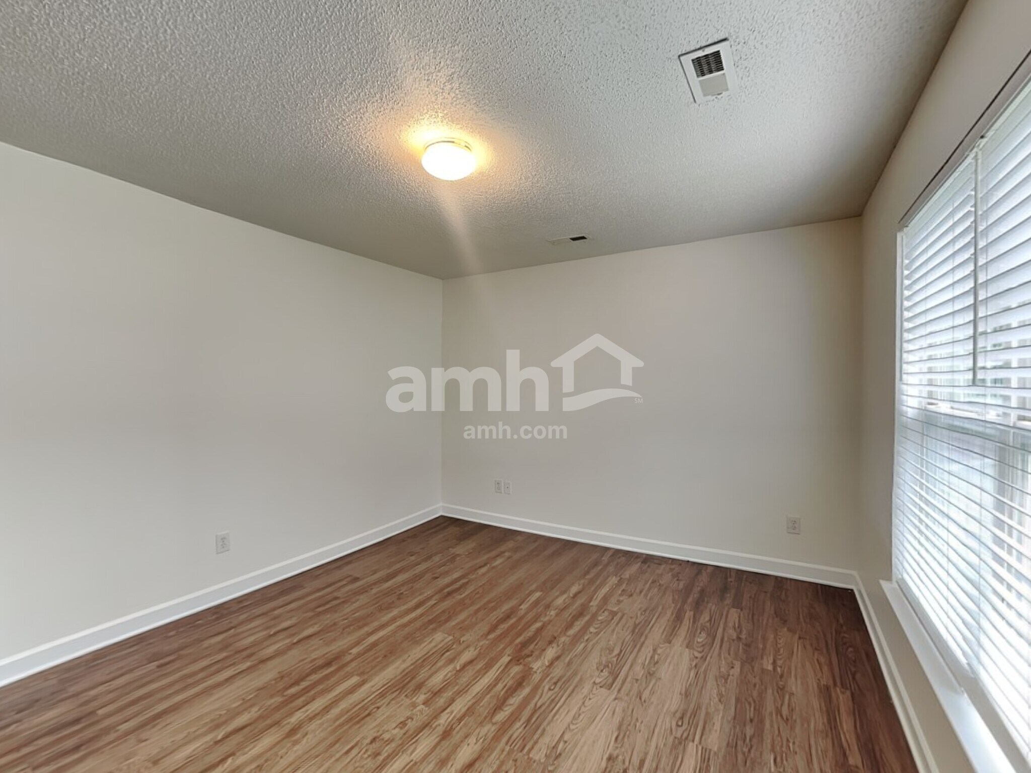 Building Photo - 4945 Hopewood Ln