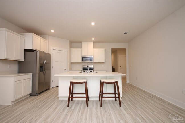 Building Photo - 5875 Sargassum Ln