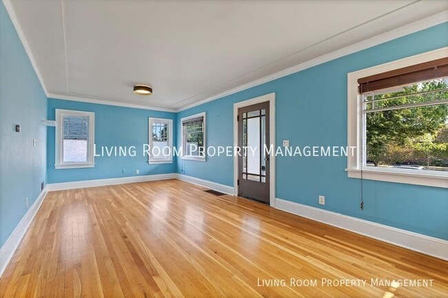 Building Photo - 6533 N Campbell Ave