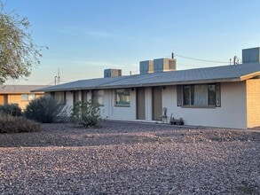 Building Photo - 4220 N Granada Dr