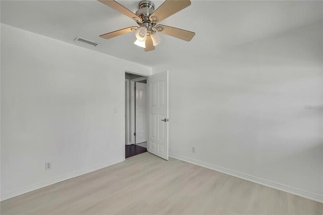 Building Photo - 8424 Stillbrook Ave