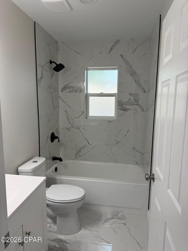 Building Photo - 2828 La Mesa Ave