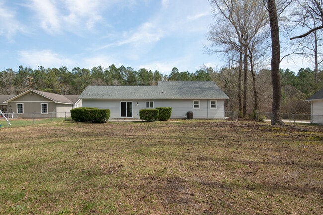 Building Photo - 374 Union Chapel Church Rd