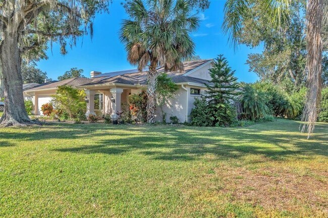 Building Photo - 1702 Horseshoe Dr