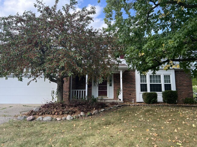 Building Photo - 2240 Delaware Dr