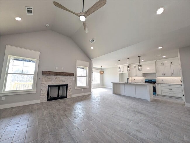 Building Photo - 25 Thornaby Dr