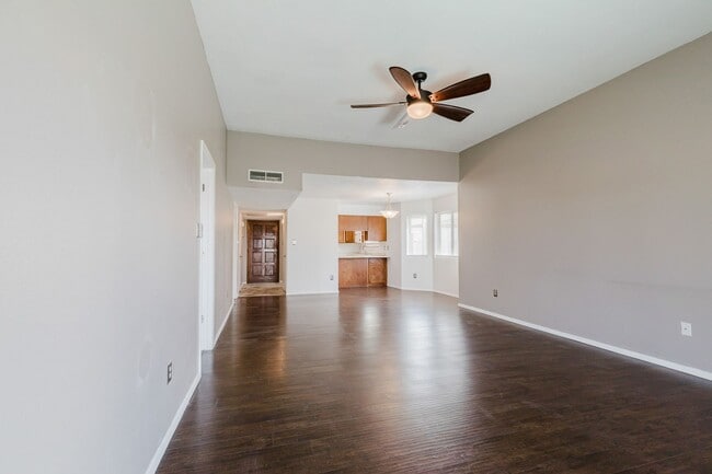 Building Photo - Newly Updated Two Bedroom Two Bath Townhouse