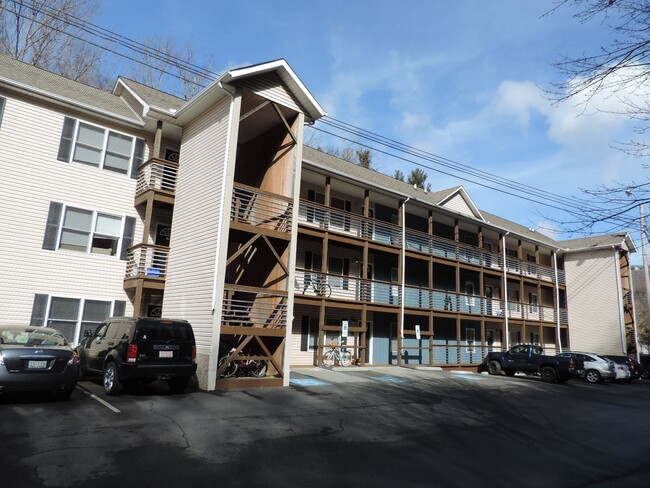 Interior Photo - Highland Woods Apartments