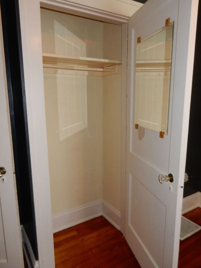 Building Photo - Grandin Court Foursquare convenient to SW ...