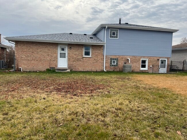 Building Photo - 8440 163rd St