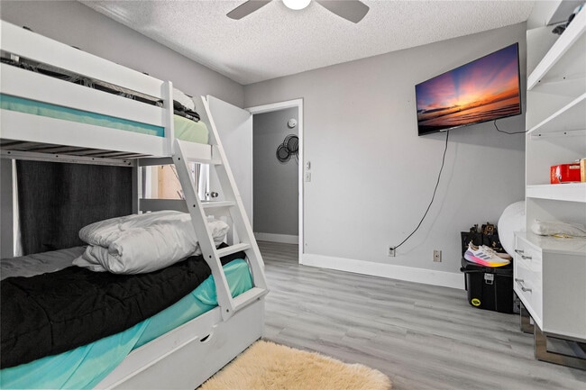 Building Photo - 22940 Oxford Pl